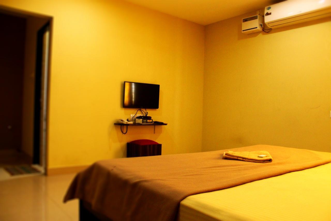 Chandran Hyline Chennai Extérieur photo